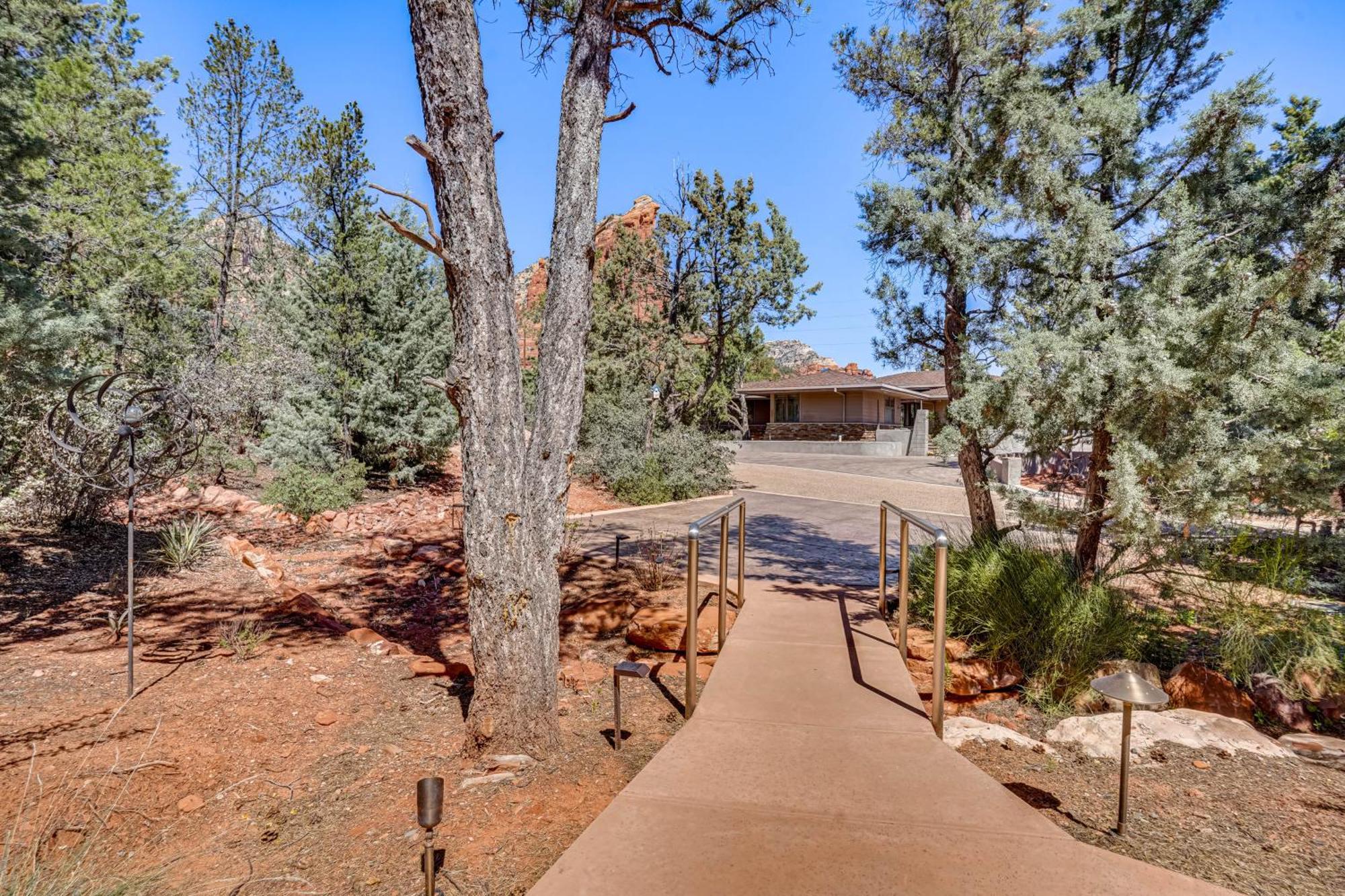 Sedona Couples Retreat With Patio Walk To Trails! Lejlighed Eksteriør billede