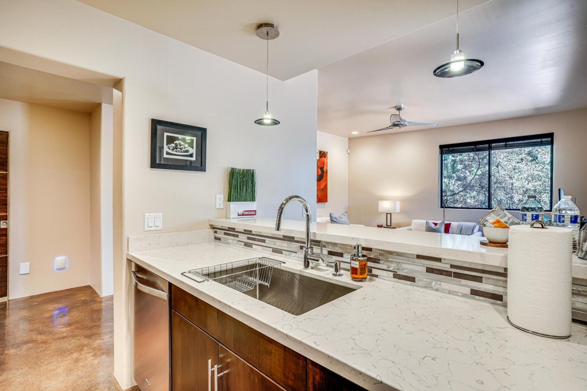 Sedona Couples Retreat With Patio Walk To Trails! Lejlighed Eksteriør billede